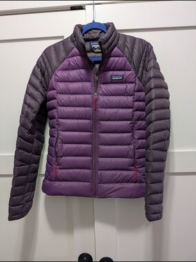 Patagonia Women's Purple and Dark Purple Down Sweater Jacket